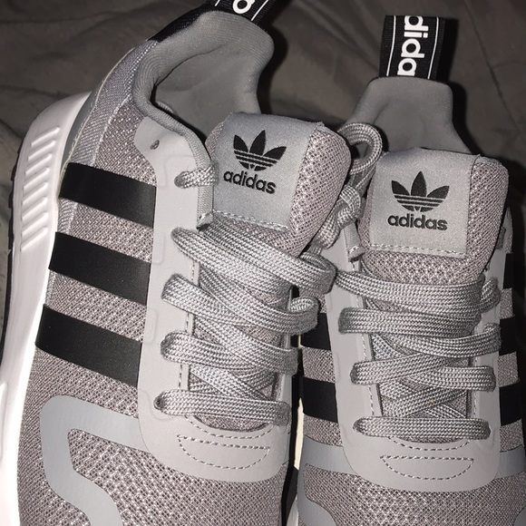 Women’s Adidas Size 7 Perfect Condition!! - Picture 2 of 6